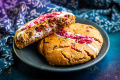 Vaarika-karamelliküpsis